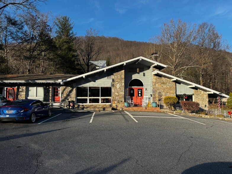 More Photos Of 2878 Soco Rd, Maggie Valley Hotel For Sale