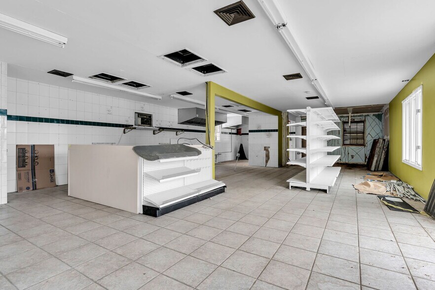 More Photos Of 320 State Route 33, Manalapan Township Restaurant For Sale