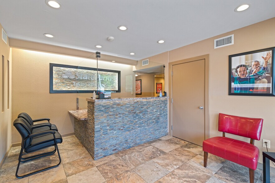 More Photos Of 1326 E Pembroke Ave, Hampton Office For Sale