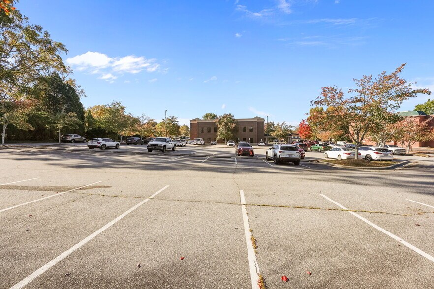 More Photos Of 1035 Lincolnton Rd, Salisbury Medical For Sale