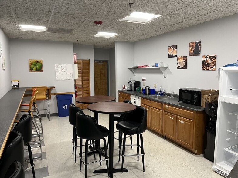 More Photos Of 36 E Industrial Rd, Branford Research And Development For Lease