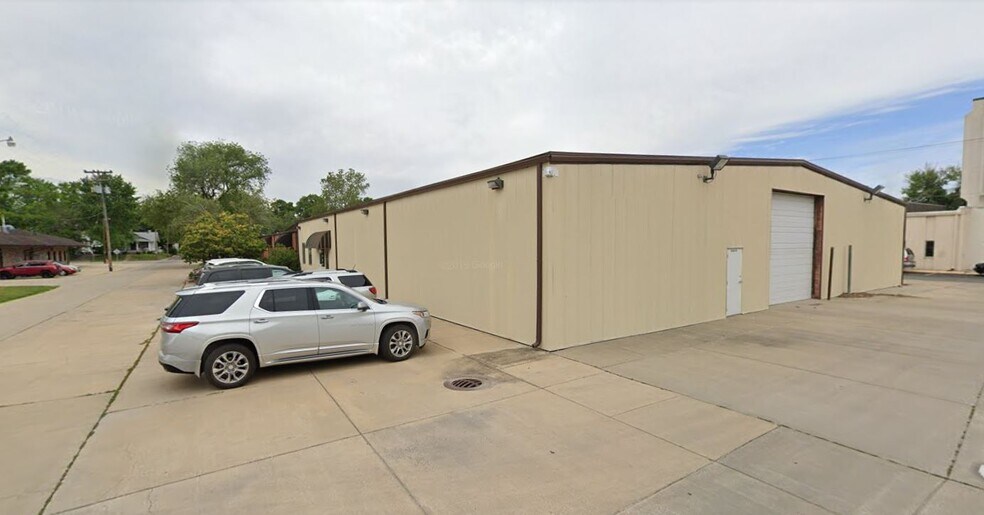 More Photos Of 2160 S 6th St, Springfield Industrial For Sale