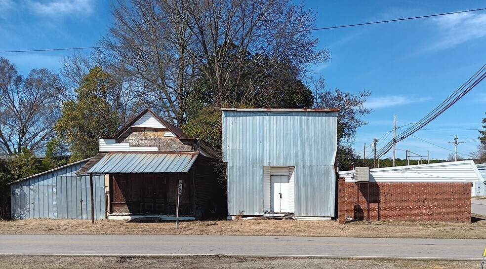 More Photos Of 101 N Main St, Lucama Storefront Retail Office For Sale