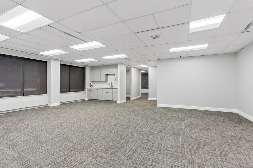 More Photos Of 8120 S Holly St, Centennial Medical For Sale