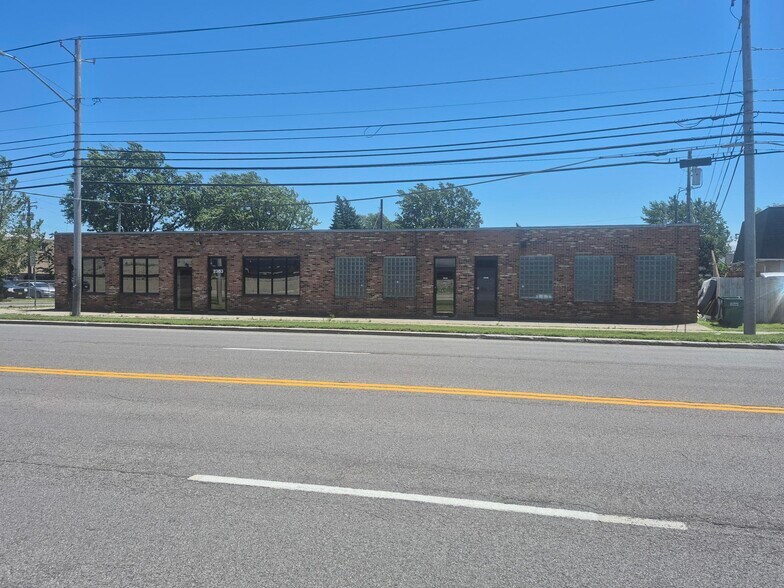More Photos Of 2363 Broadway St, Buffalo Warehouse For Sale