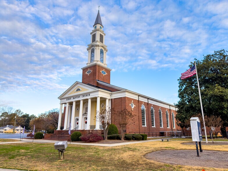 Primary Photo Of 634 Main St, Forest Park Flex For Sale