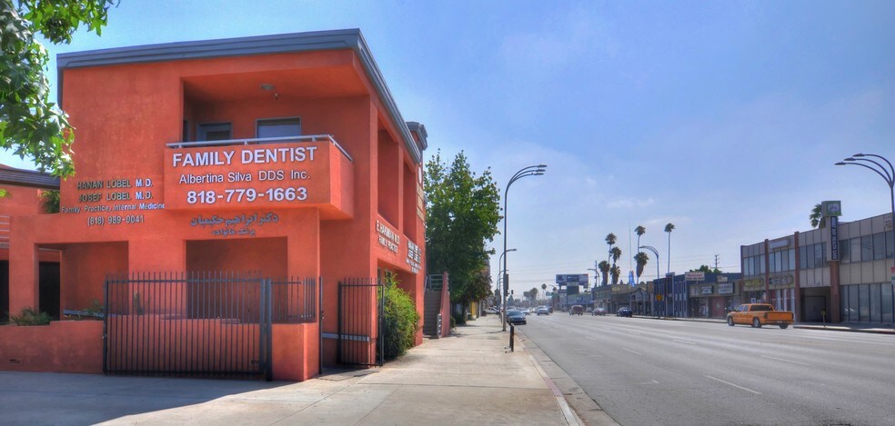 More Photos Of 14649 Victory Blvd, Van Nuys Medical For Lease