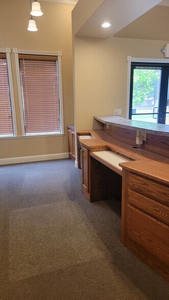 More Photos Of 9942-9952 Broadway, Live Oak Medical For Lease