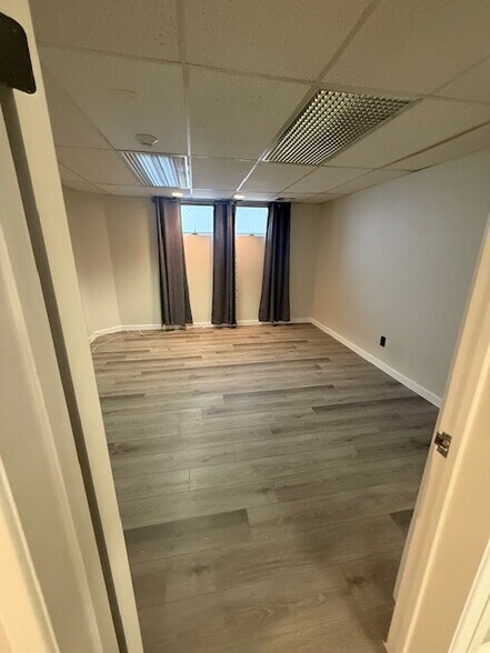 More Photos Of 66 Harned Rd, Commack Medical For Lease