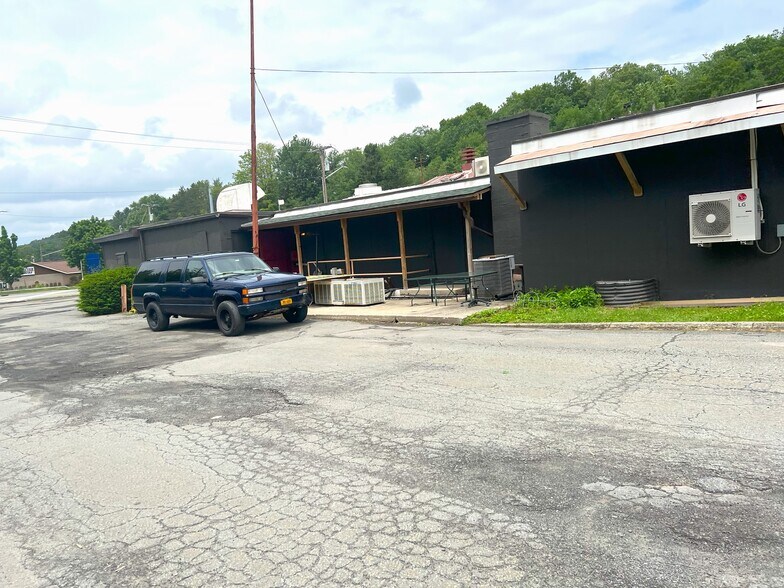 More Photos Of 2071 NY-52, Liberty Fast Food For Sale