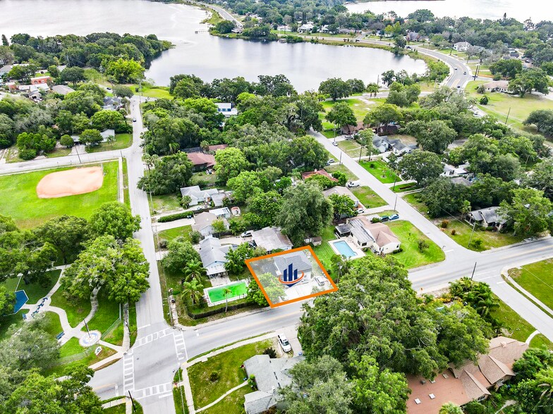 More Photos Of 230 6th St NE, Winter Haven Apartments For Sale