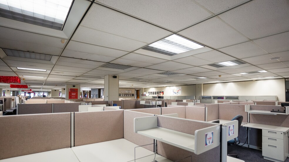 More Photos Of 8001 W Jefferson Blvd, Fort Wayne Office For Lease