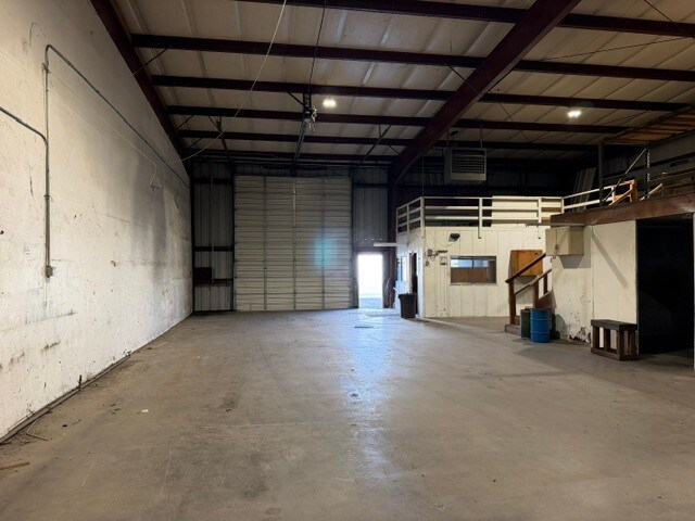 More Photos Of 1238 E Beamer St, Woodland Warehouse For Lease