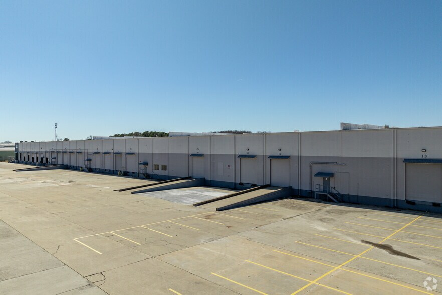 More Photos Of 1910 Campostella Rd, Chesapeake Unknown For Lease