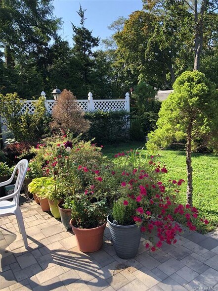More Photos Of 247 Main St, Center Moriches Medical For Sale