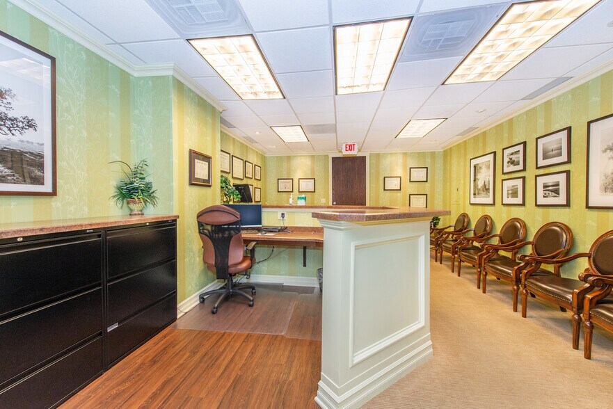 More Photos Of 2 Lincoln Hwy, Edison Medical For Lease