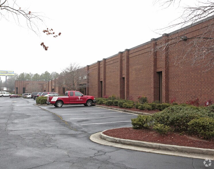 More Photos Of 829 Pickens Industrial Dr, Marietta Warehouse For Lease