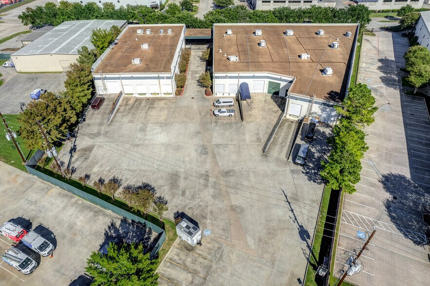 More Photos Of 16503 Air Center Blvd, Houston Unknown For Lease
