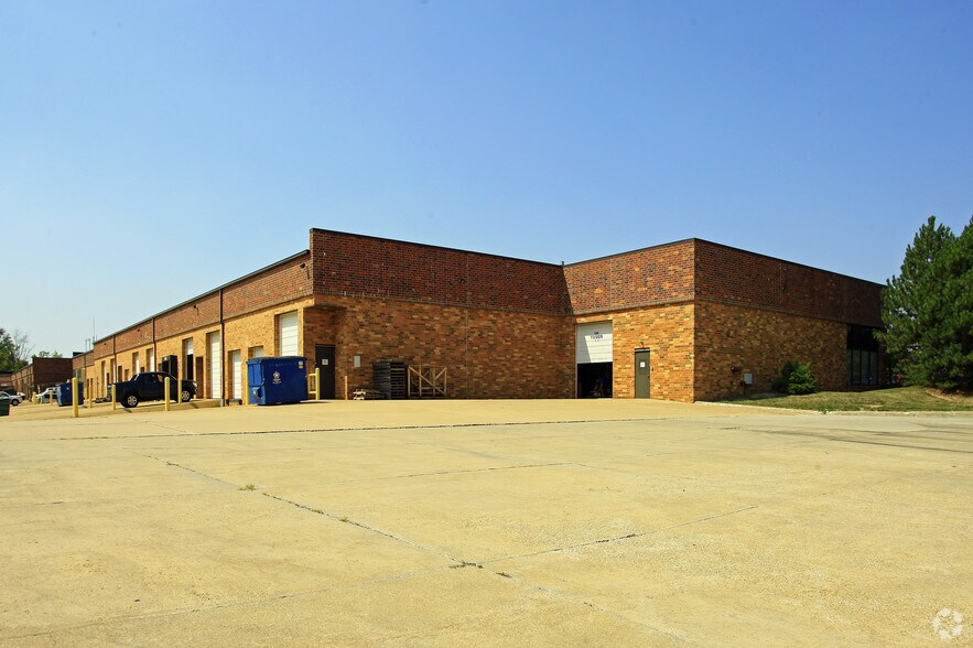 More Photos Of 6930 Engle Rd, Middleburg Heights Light Manufacturing For Lease