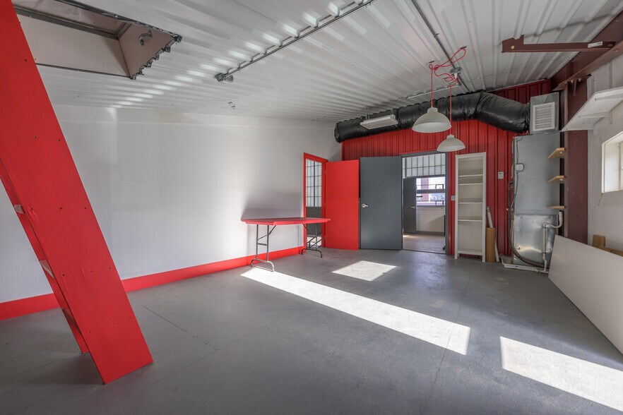 More Photos Of 78-90 Green St, Hudson Flex For Sale