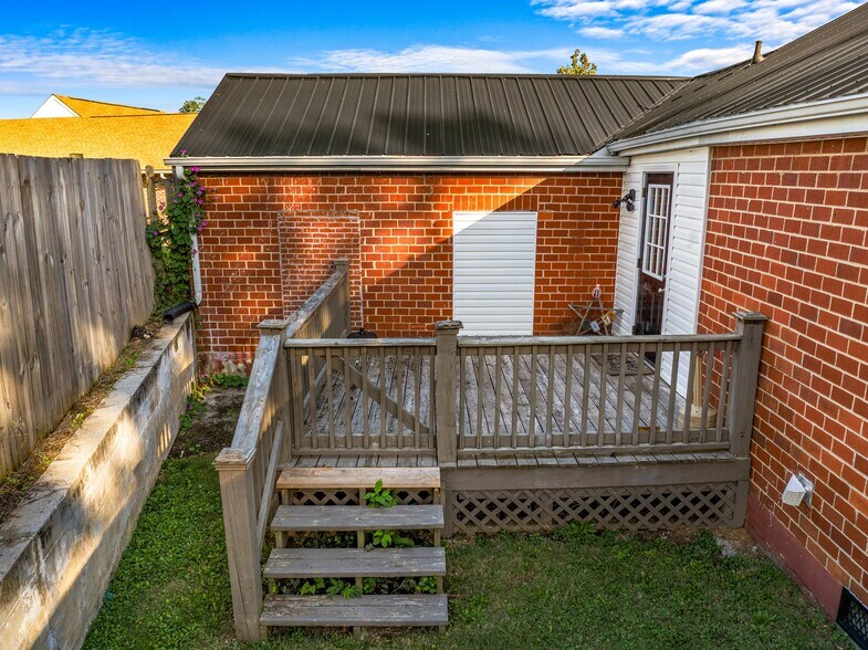 More Photos Of 316 Beech St, Morristown Office For Sale