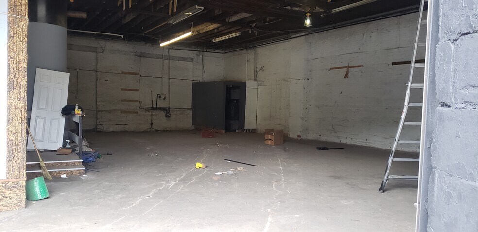 More Photos Of 286-294 Hamilton Ave, Brooklyn Warehouse For Lease
