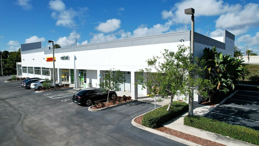 More Photos Of 503-523 Ridge Rd, Lantana Storefront For Lease