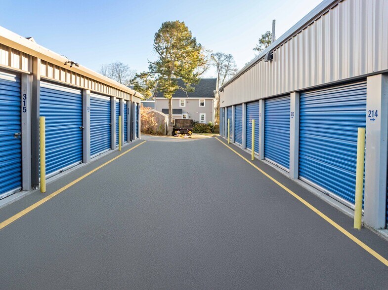 More Photos Of 18 Sargent St, Gloucester Warehouse For Lease