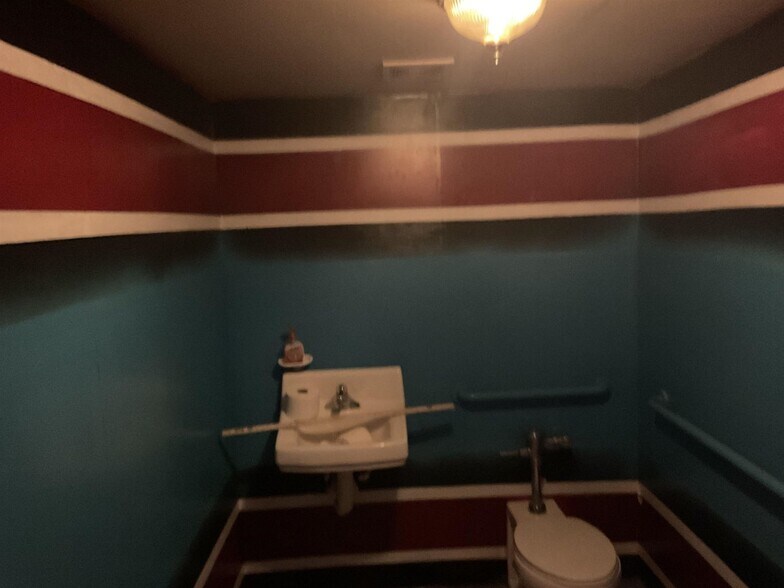 More Photos Of 449 E College St, Jackson General Retail For Sale