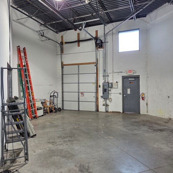 More Photos Of 1630 91st Ave NE, Blaine Manufacturing For Lease