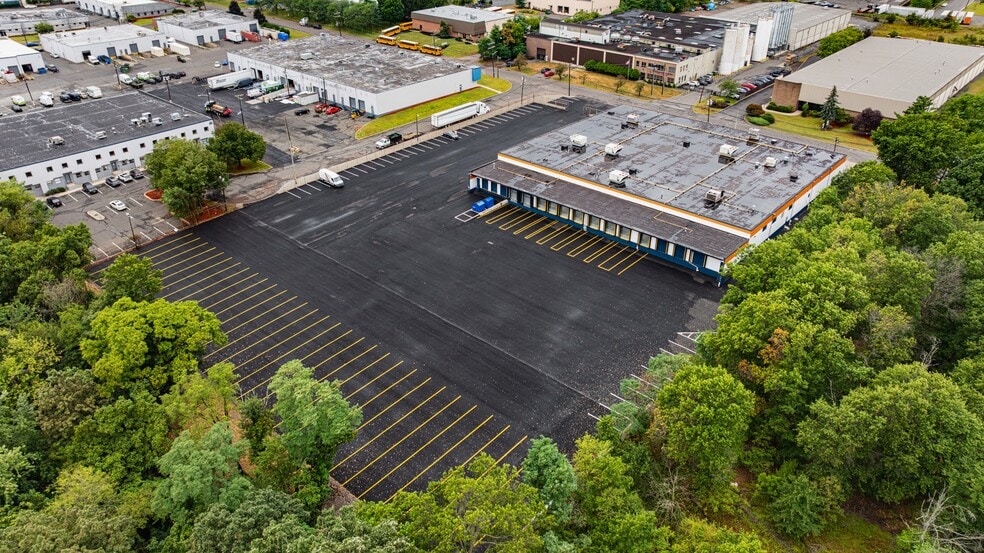 More Photos Of 14 Home News Row, New Brunswick Warehouse For Lease