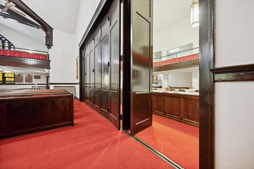 More Photos Of 725 Navarre Ave, Toledo Religious Facility For Sale