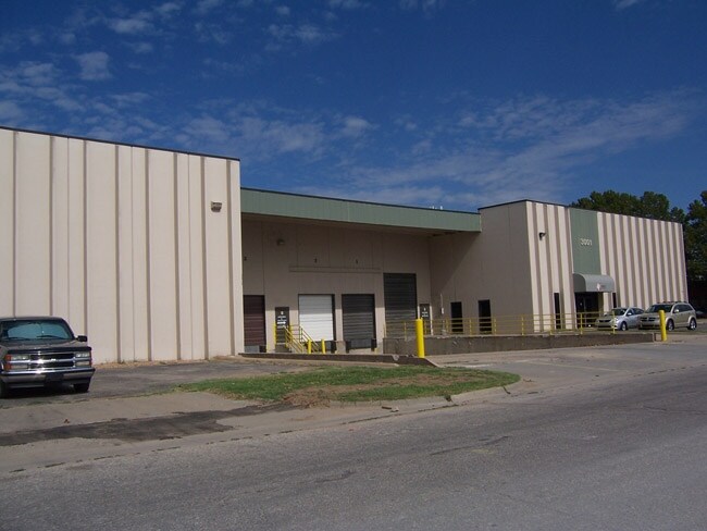 More Photos Of 3001 S Madison, Wichita Warehouse For Lease
