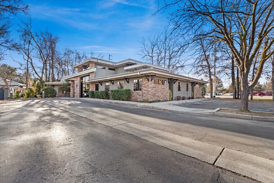More Photos Of 5200 W State St, Boise Office For Sale