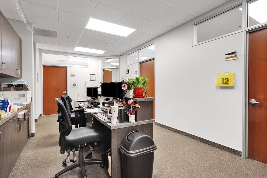 More Photos Of 15095 Amargosa Rd, Victorville Medical For Lease