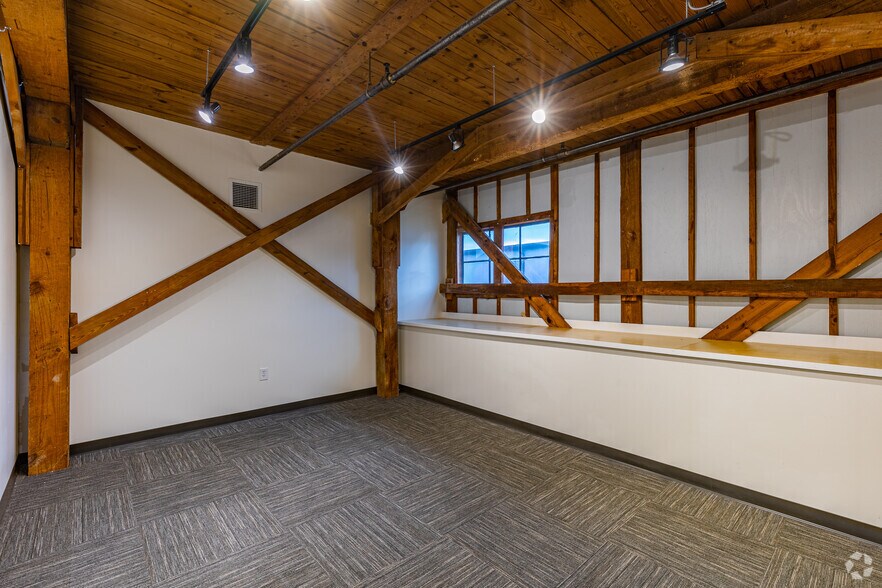 More Photos Of 2601 Maury St, Richmond Unknown For Lease