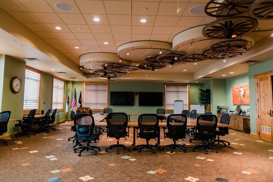 More Photos Of 5110 Edison Ave, Colorado Springs Office For Lease