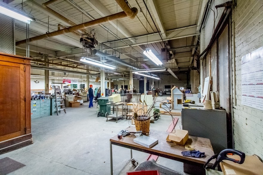 More Photos Of 3800-3812 Euclid Ave, Cleveland Light Manufacturing For Lease