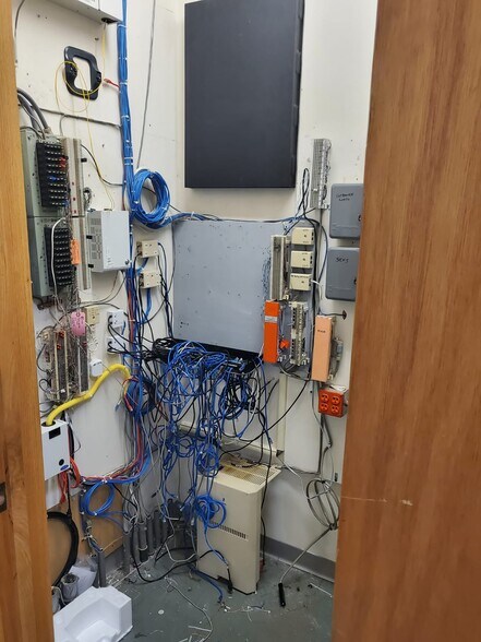 More Photos Of 1750 NE 8th St, Homestead Bank For Sale