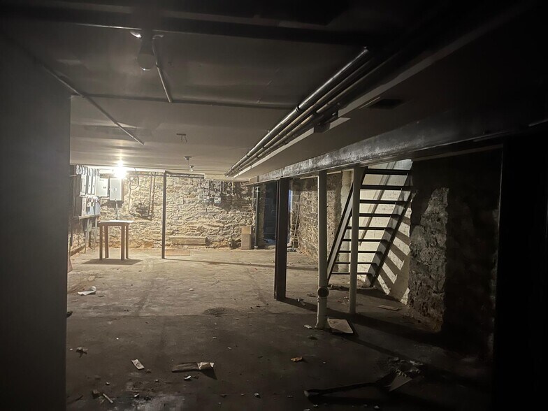 More Photos Of 832 Manhattan Ave, Brooklyn Storefront Retail Residential For Lease