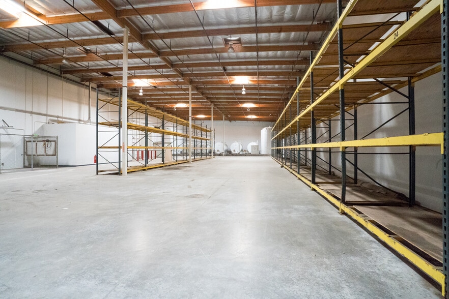 More Photos Of 925 S Lakeview Ave, Placentia Industrial For Sale
