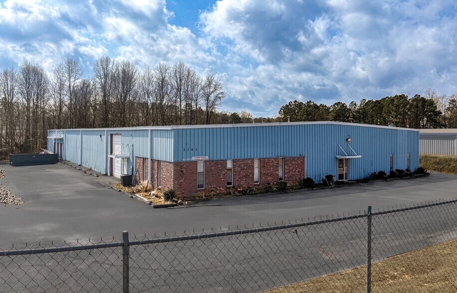 Primary Photo Of 2362 S Pine St, Spartanburg Service For Lease