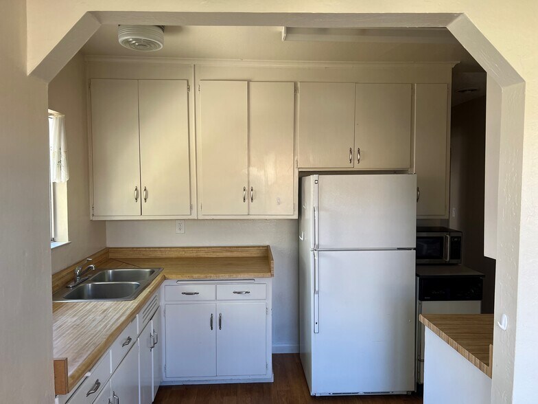 More Photos Of 2729 Byron St, Palo Alto Multifamily For Sale
