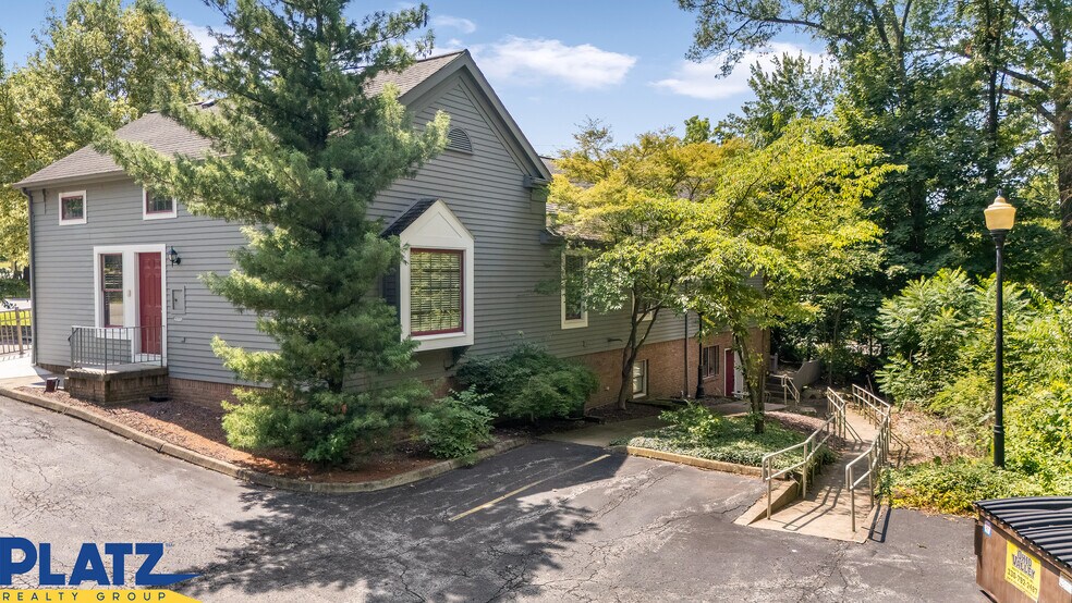 More Photos Of 8501 E Market St, Warren Medical For Sale