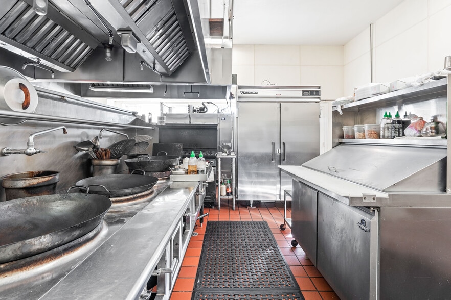 More Photos Of 116 W Ramsey St, Banning Restaurant For Sale