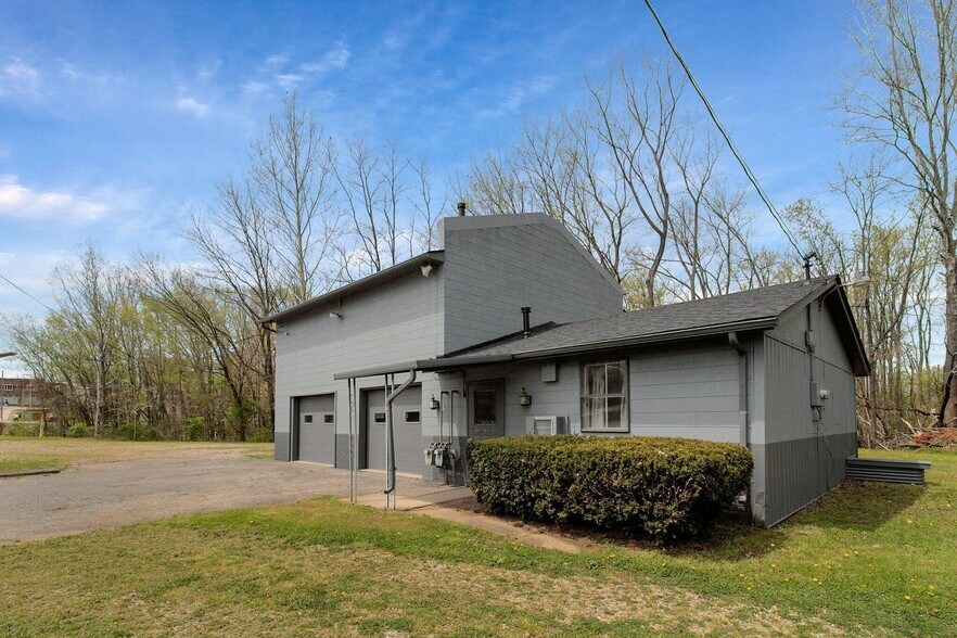 More Photos Of 10 Mill St, Fredericktown Auto Repair For Sale