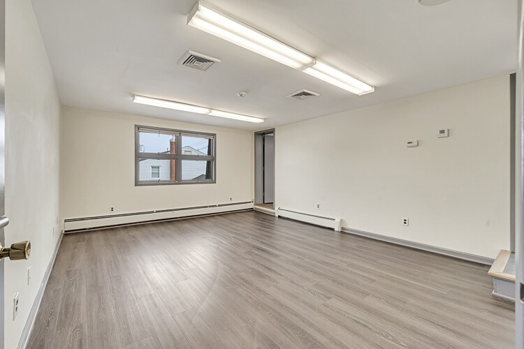 More Photos Of 107 Stuyvesant Ave, Lyndhurst Office For Lease
