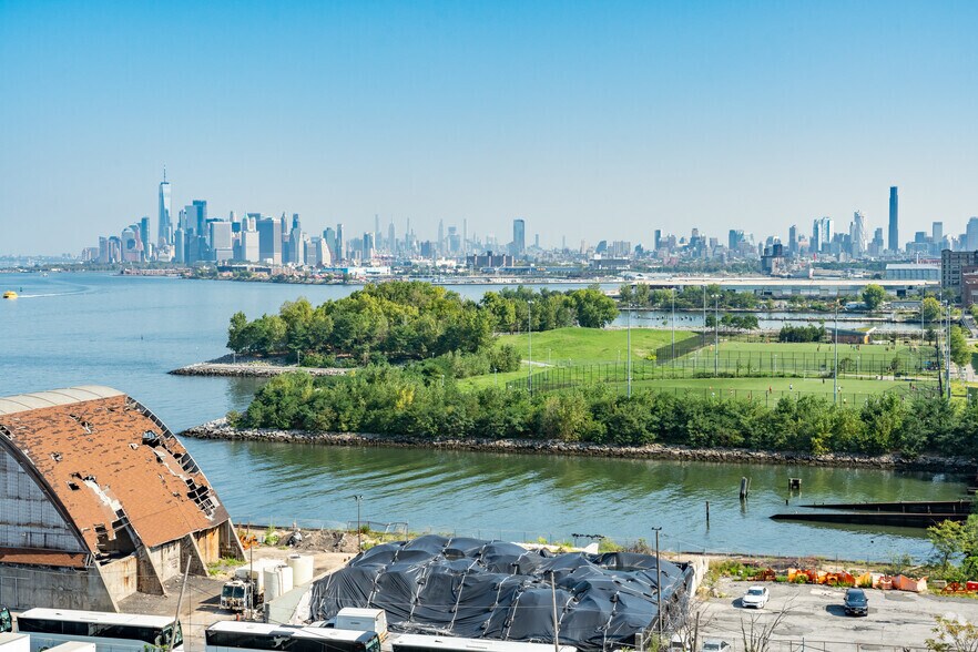 More Photos Of 14 53rd St, Brooklyn Flex For Lease