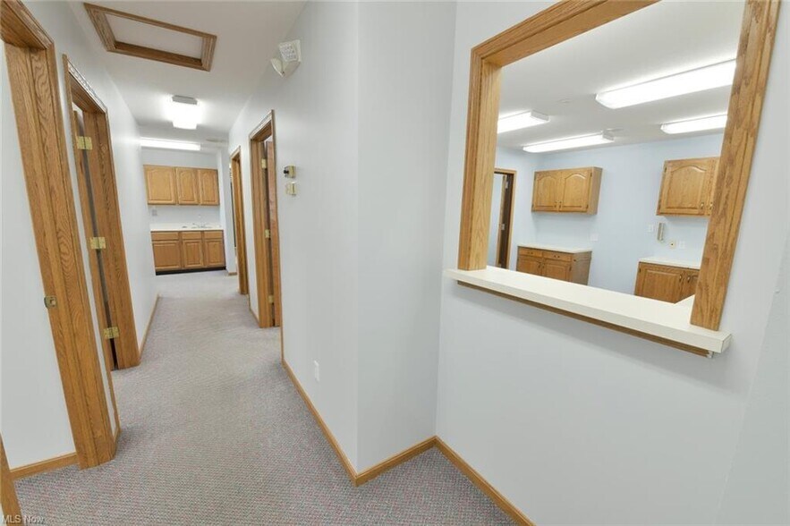 More Photos Of 151 S Kennebec Ave, Mcconnelsville Office For Lease