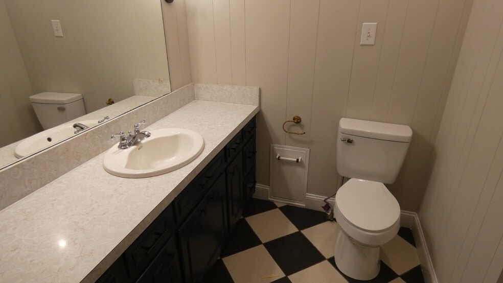 More Photos Of 2911 Middle Tennessee Blvd, Murfreesboro Office Residential For Lease